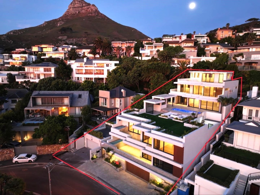 11 Bedroom Property for Sale in Camps Bay Western Cape